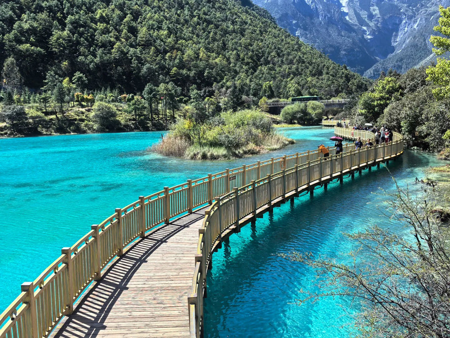 12 Days Kunming Dali Lijiang Lugu Lake Shangri-La Feilai Temple Tour