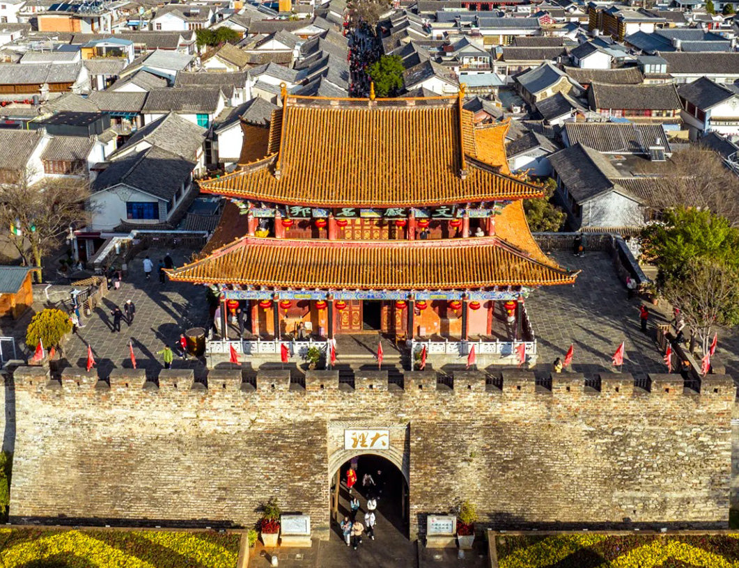 12 Days Kunming Dali Lijiang Lugu Lake Shangri-La Feilai Temple Tour