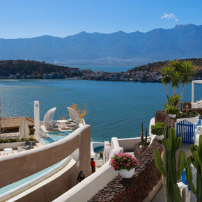 12 Days Kunming Dali Lijiang Lugu Lake Shangri-La Feilai Temple Tour