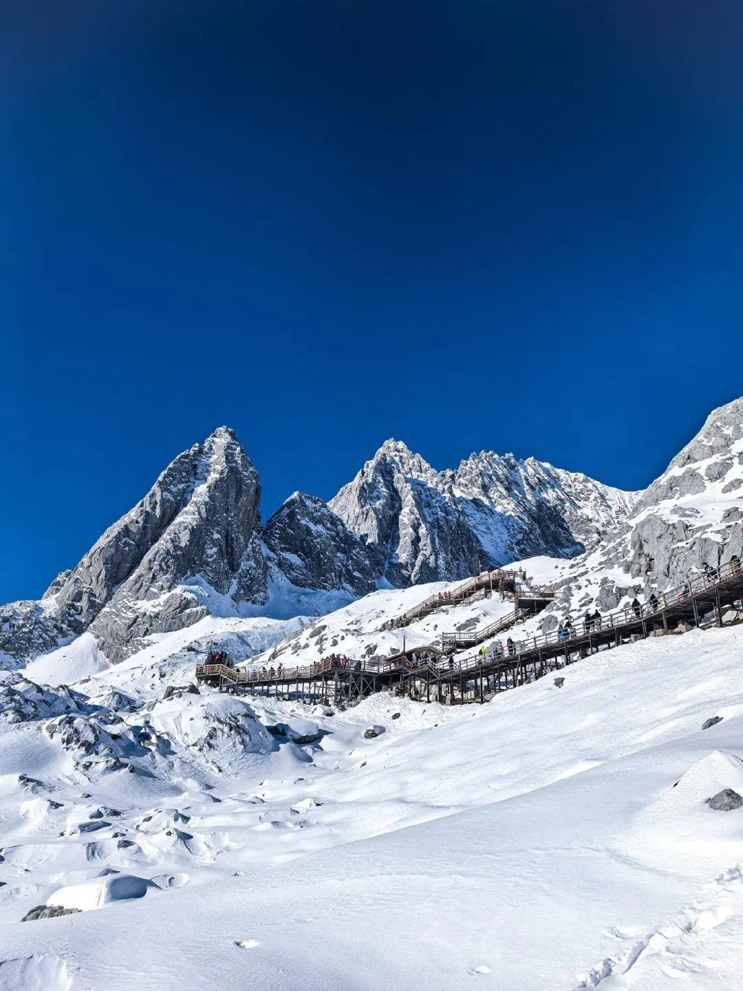 8 Days Dali Lijiang Shangri-La Lugu Lake Tour