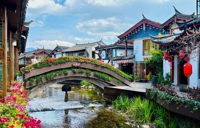 12 Days Kunming Dali Lijiang Lugu Lake Shangri-La Feilai Temple Tour