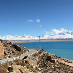 Recorrido de 7 días por tierra desde Lhasa y Katmandú, pasando por el campamento base del Everest
