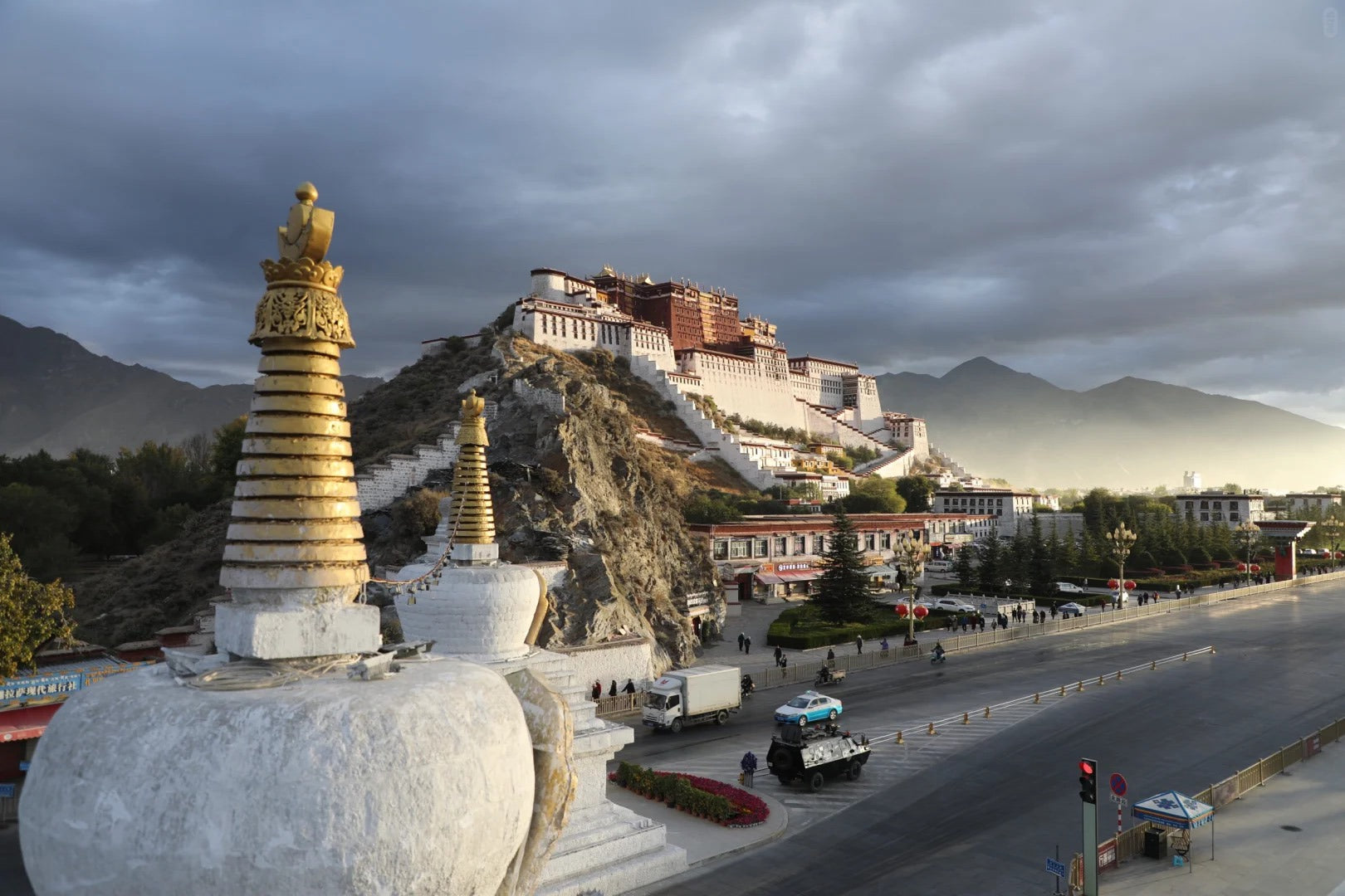 20 Days Yunnan Lhasa Xining Xi'an Tour