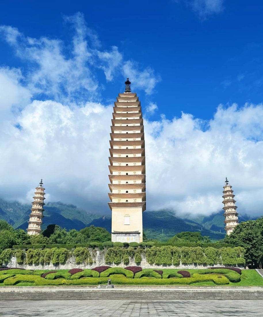 12 Days Kunming Dali Lijiang Lugu Lake Shangri-La Feilai Temple Tour