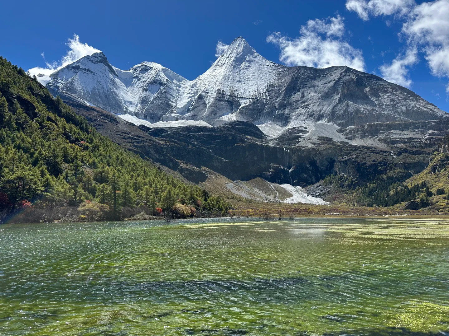 Tour de 6 días por Lijiang Shangri-La Daocheng y el lago Lugu