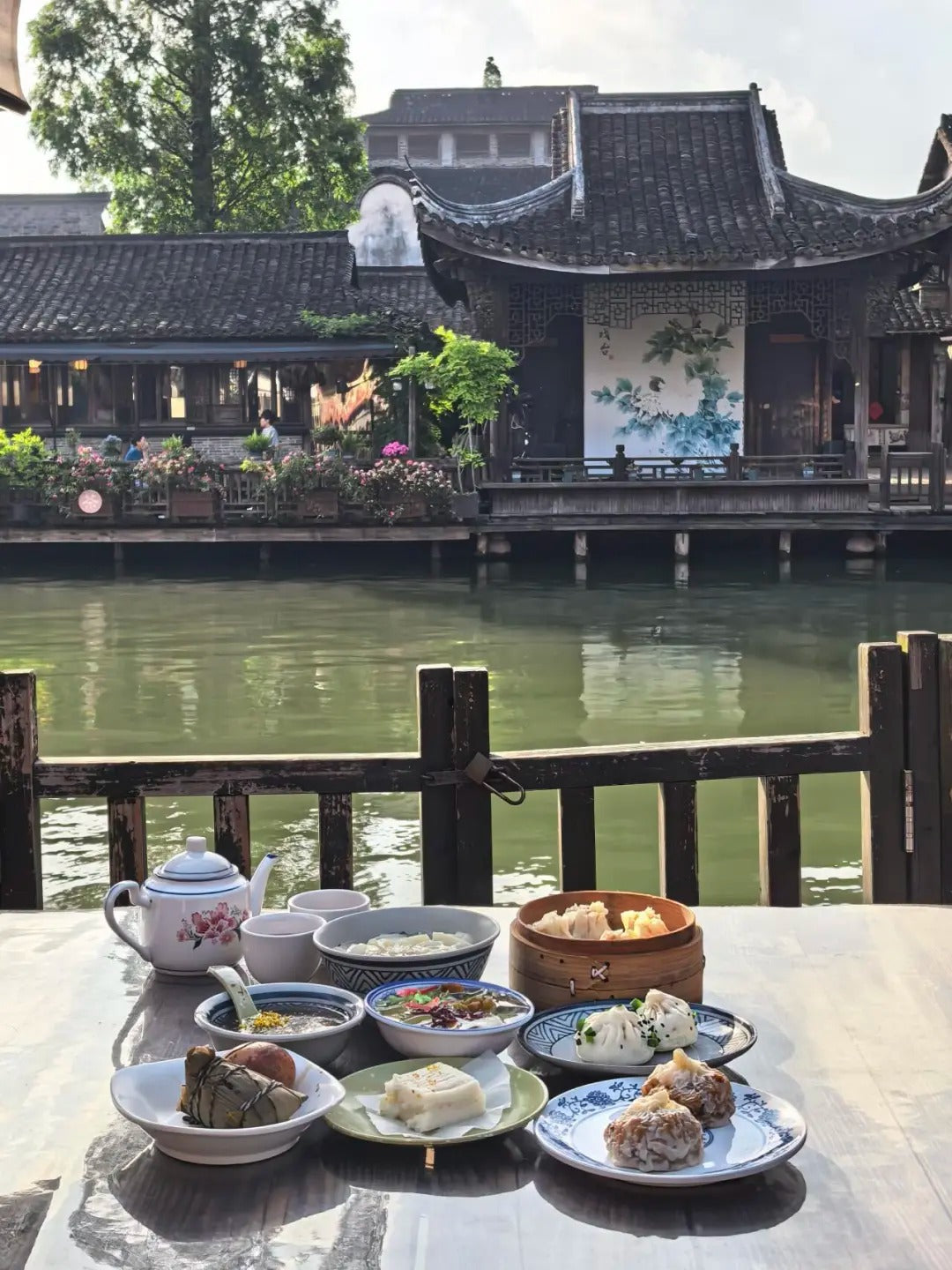 17 Days Beijing Shanghai Suzhou Wuzhen Lijiang Tour