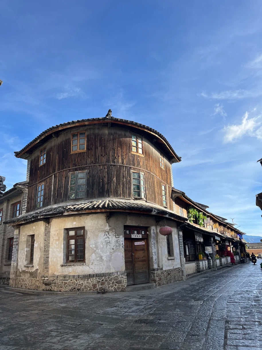 12 Days Kunming Dali Lijiang Lugu Lake Shangri-La Feilai Temple Tour